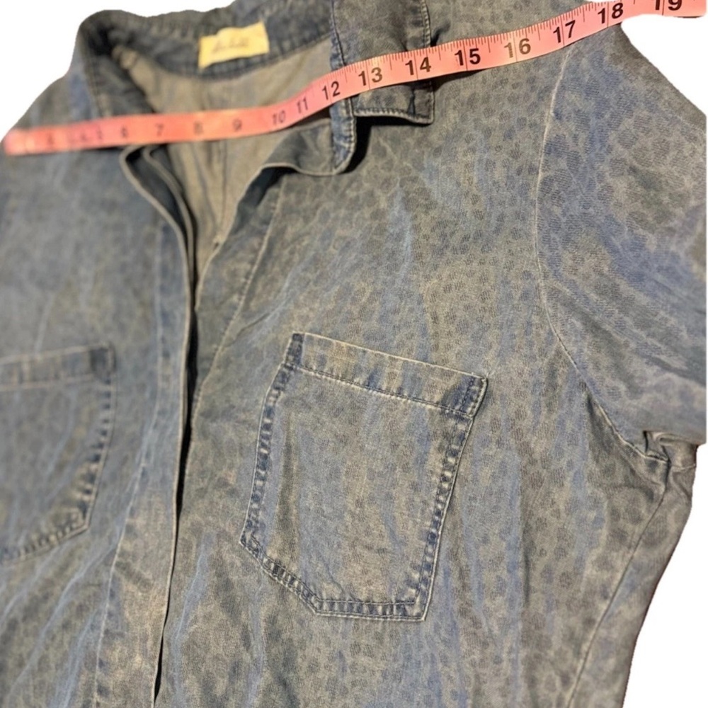 $128 Bella Dahl Women Blue Button-Down Long-Sleeve Denim Blouse Shirt Top Large - Picture 9 of 10